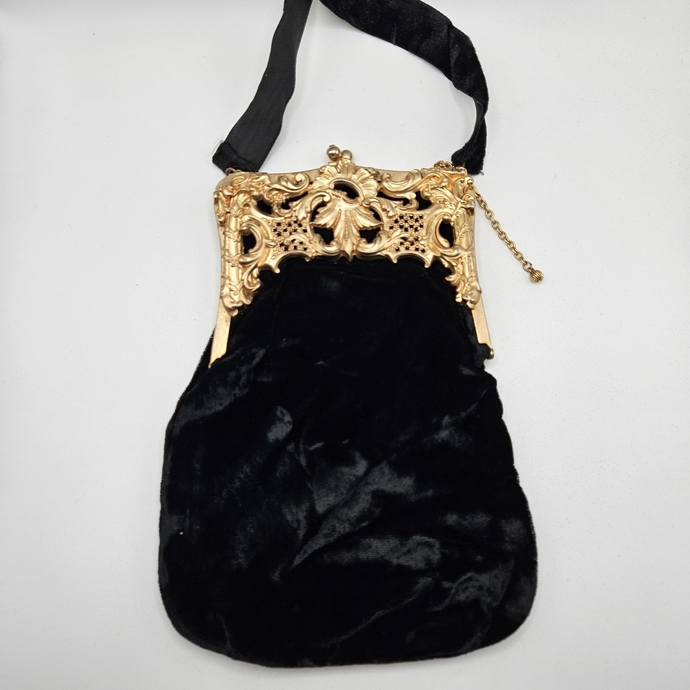 VINTAGE Delill Black Velvet Ornate Gold Metal Kisslock Top Close West Germany